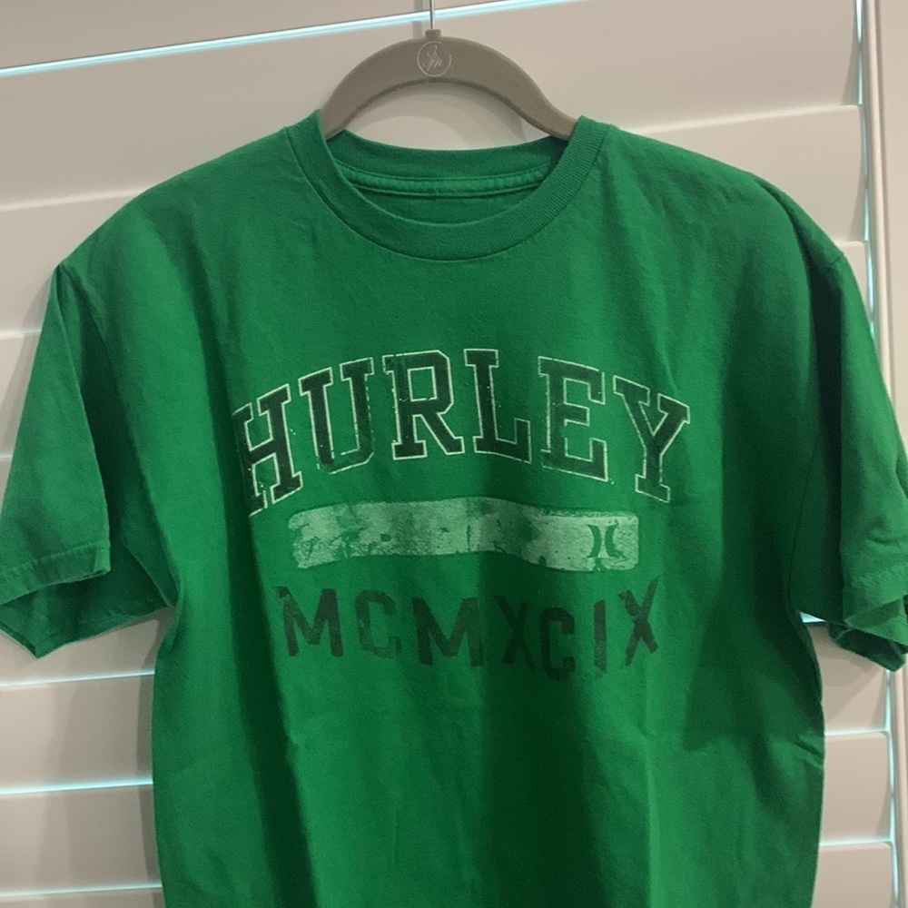 Hurley Green Short Sleeve tee shirt Medium T-Shirt